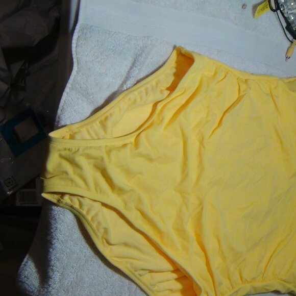 Shade & Shore Women's U-Wire Plunge High Leg One Piece Swimsuit Yellow 16 - 24 - Picture 7 of 13